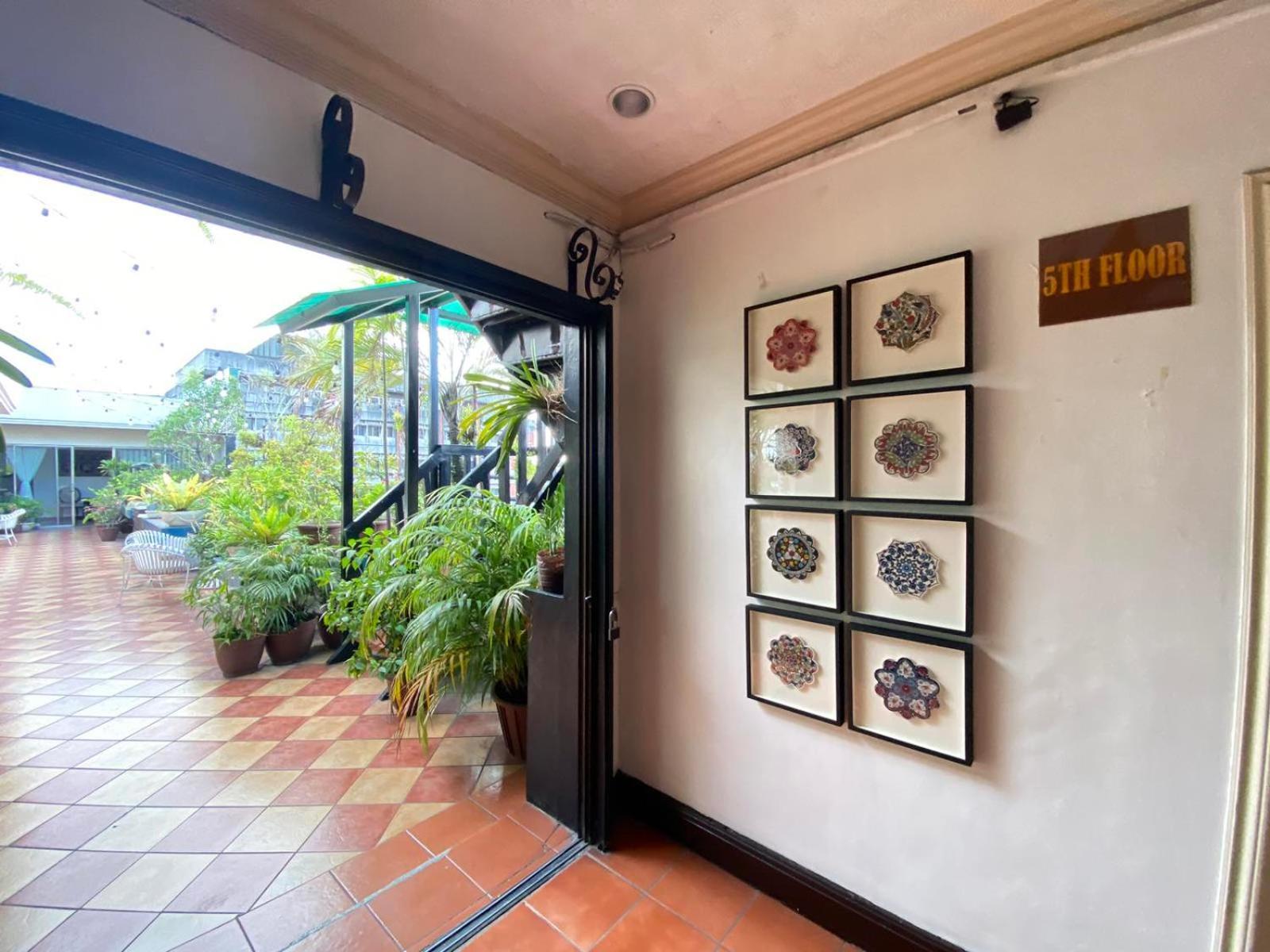 Stone House Quezon City San Juan  Exteriör bild